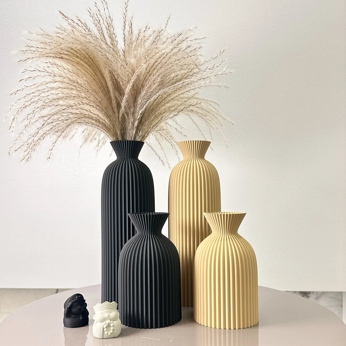 Wavy Pattern Decorative Vase Set