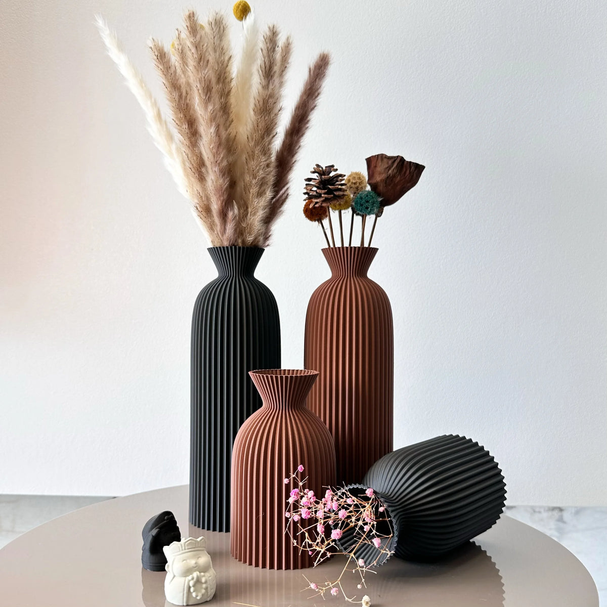 Wavy Pattern Decorative Vase Set